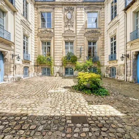 Rafael F2 Dans Particulier Appartement
