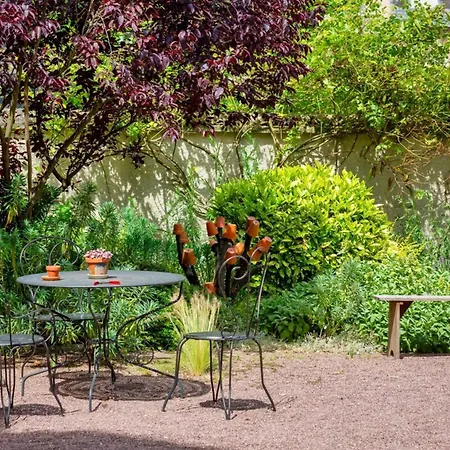 Rafael F2 Bourgeois Avec Jardin Daire Rouen