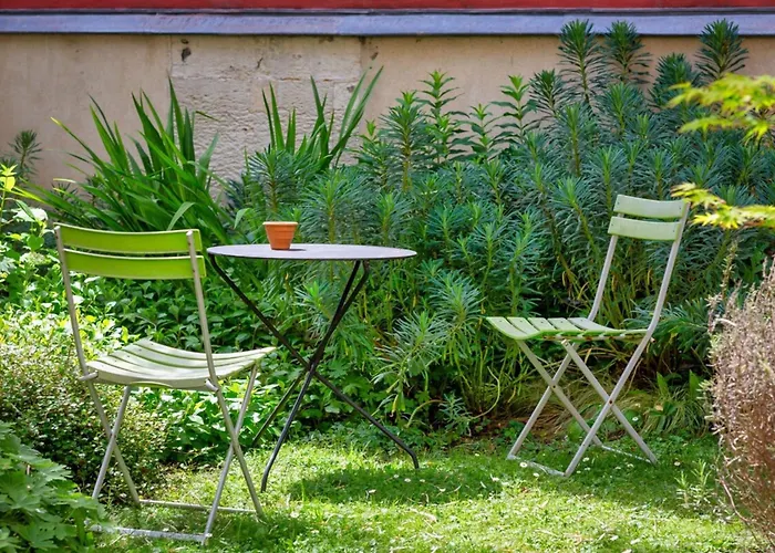 Rafael F2 Bourgeois Avec Jardin Appartement