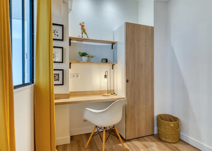 Rafael F2 Bourgeois Avec Jardin Rouen