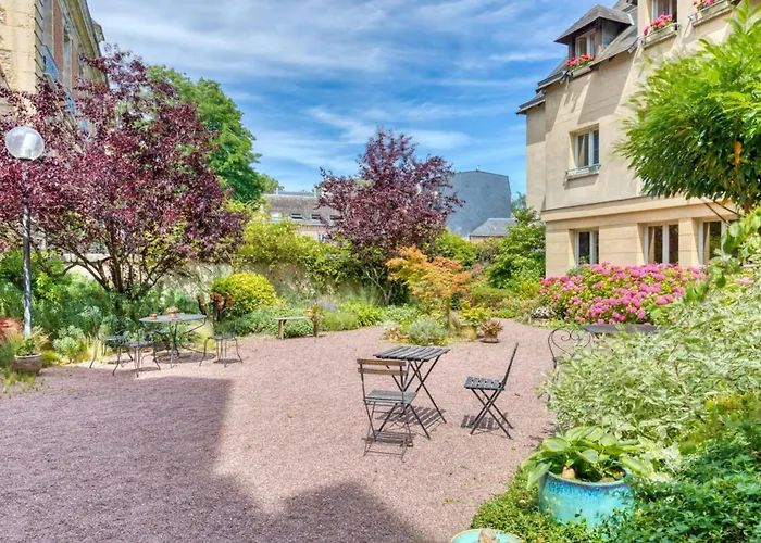 Apartment Rafael F2 Bourgeois Avec Jardin